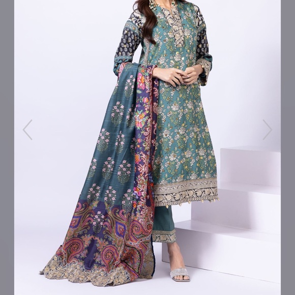 Elegant Floral Green Dress with Dupatta - Picture 1 of 1